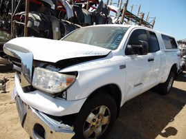 2008 TOYOTA TUNDRA DOUBLE CAB WHITE SR5 5.7L AT 4WD Z17799
